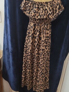 Leopard Print Off-Shoulder Maxi Dress - Brown